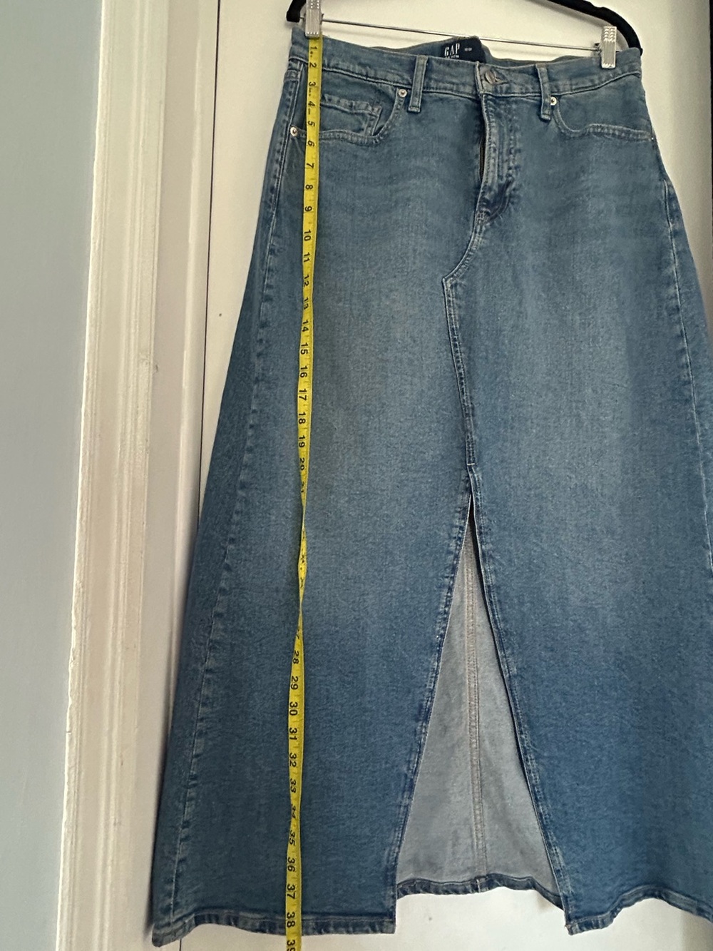 GAP Denim Maxi Skirt Front Slit Size 12/31 - Picture 3 of 4